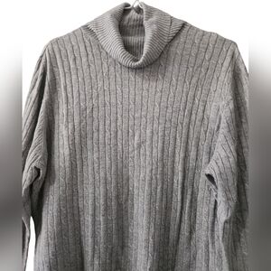 🤩4/$20 Gray Sweater